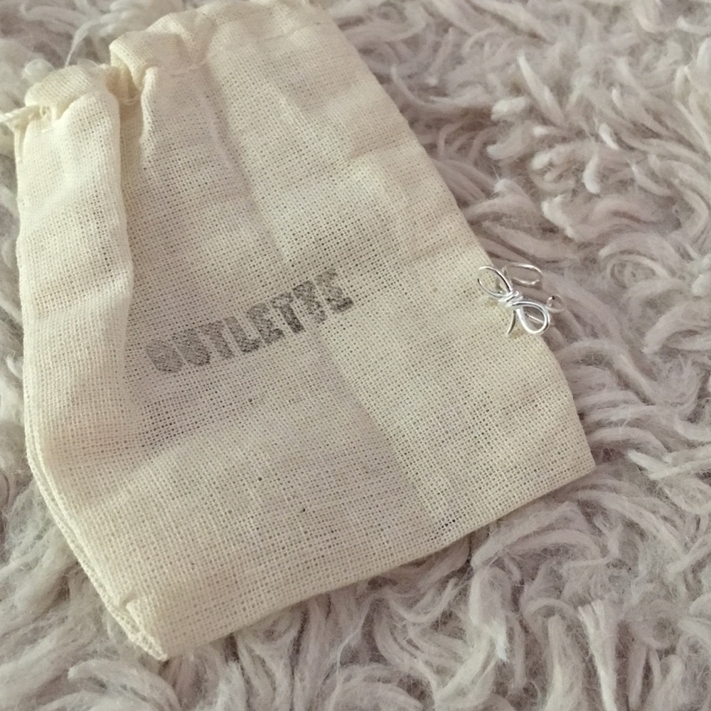 💚3 for $10💚Outlette Sterling Silver Bow Ear Cuff